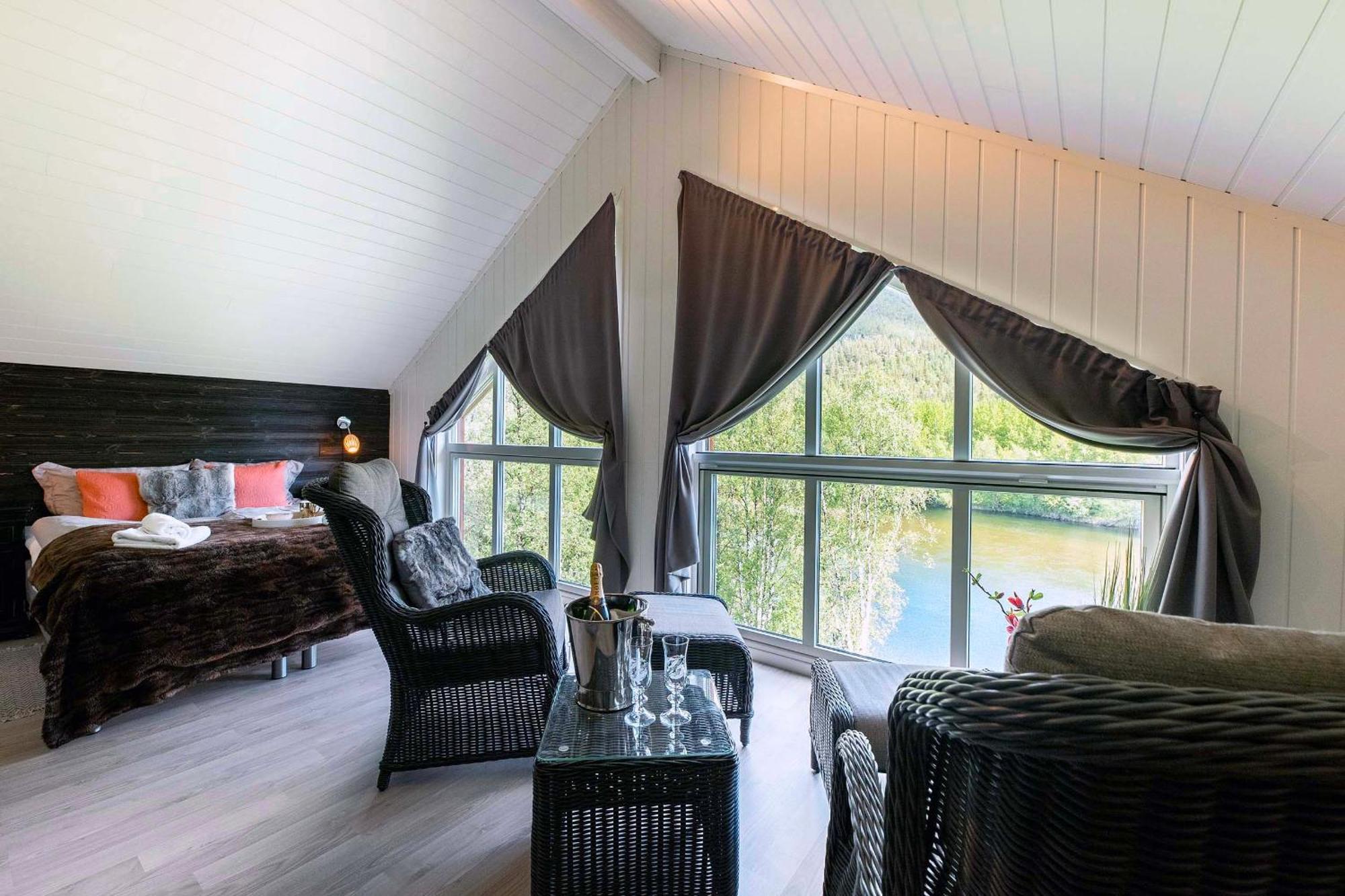 Reisa Lodge Storslett Bagian luar foto